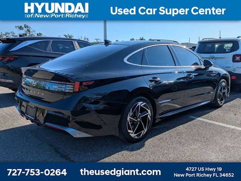 Used 2024 Hyundai Sonata SEL w/ Convenience Package FWD image 2