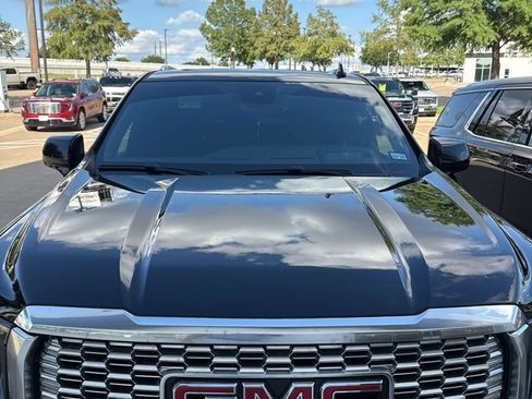 Used 2024 GMC Yukon Denali w/ Denali Reserve Package RWD image 7