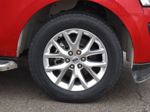 Used 2020 Ford Expedition XLT w/ Equipment Group 202A image 4