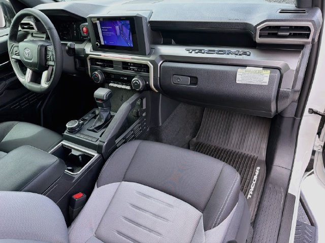 Used 2025 Toyota Tacoma TRD Sport AWD/4WD image 29
