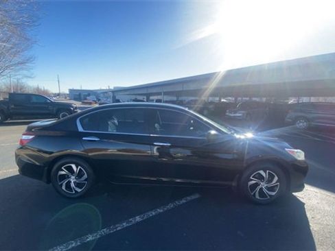 Used 2016 Honda Accord LX image 9