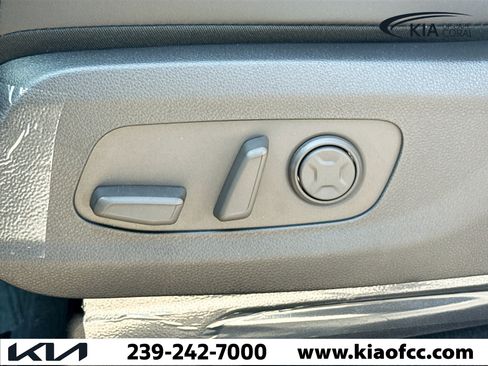 New 2026 Kia Carnival EX FWD image 26