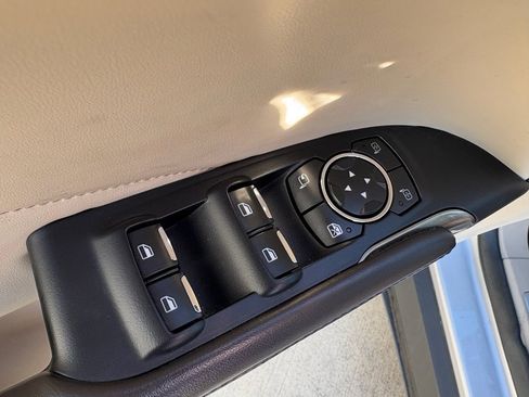 Used 2018 Lincoln MKC Reserve w/ Lincoln MKC Climate Package image 12