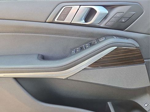 Used 2024 BMW X5 xDrive50e image 20