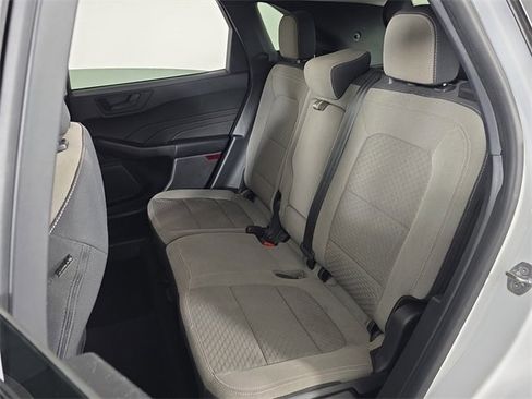 Certified 2022 Ford Escape SE w/ SE Sport Appearance Package image 18