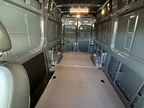 Used 2025 Mercedes-Benz Sprinter 2500 image 27