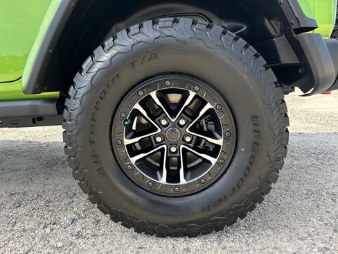 Used 2025 Jeep Wrangler Unlimited Rubicon AWD/4WD image 20