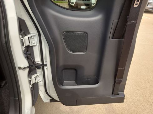 Certified 2025 Nissan Frontier SV image 11