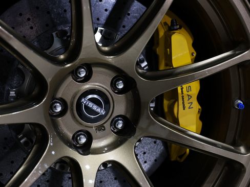 Used 2021 Nissan GT-R Premium AWD/4WD image 10