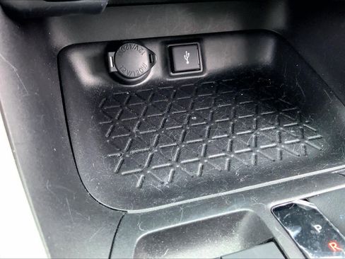 Used 2022 Toyota RAV4 XLE image 34