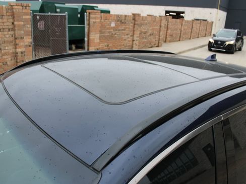 Used 2023 Genesis GV70 2.5T w/ Sport Prestige Package image 4