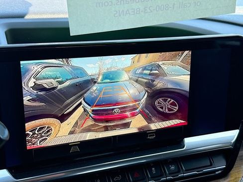 Used 2024 Chevrolet Silverado 3500 LT image 11