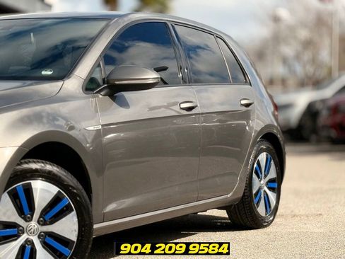 Used 2016 Volkswagen e-Golf SE FWD image 3