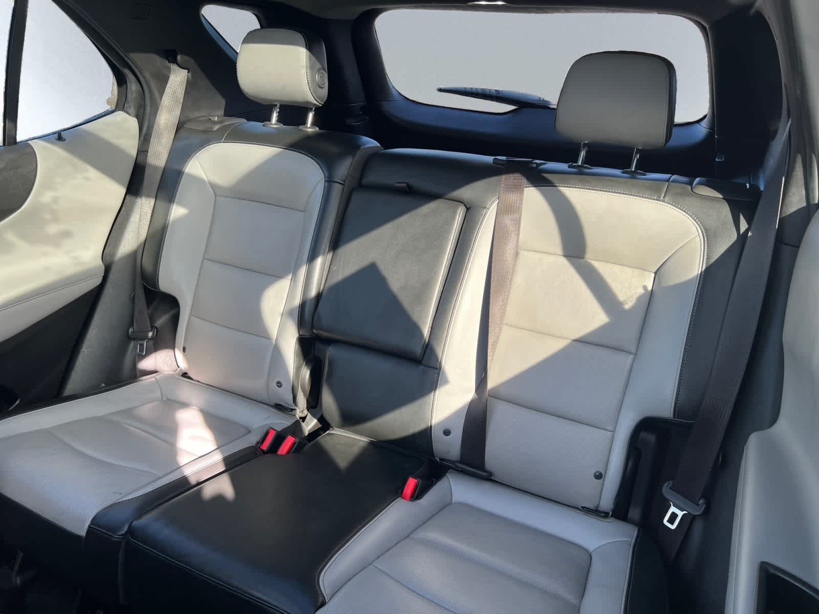 Used 2018 Chevrolet Equinox Premier AWD/4WD image 17