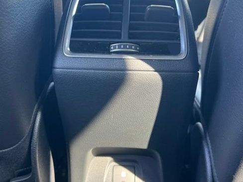 Used 2018 Audi Q3 2.0T Premium w/ Convenience Package AWD/4WD image 41