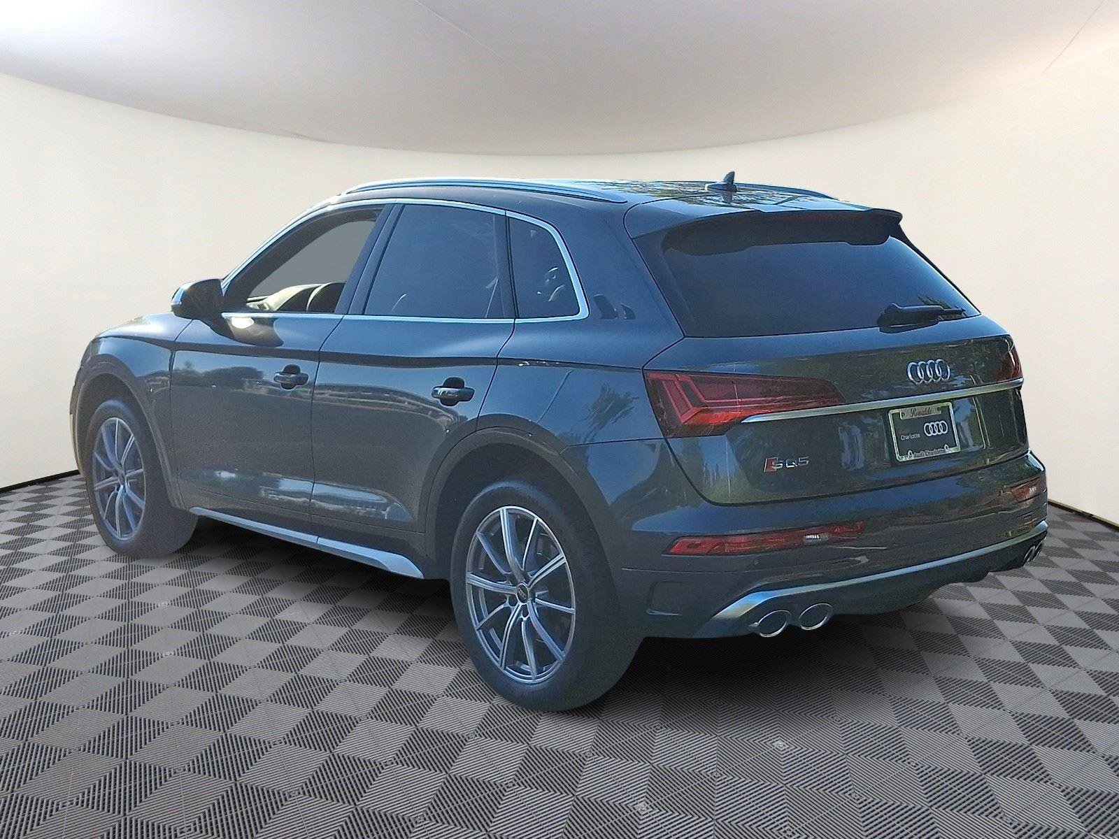 Certified 2023 Audi SQ5 Premium Plus w/ Premium Plus Package AWD/4WD image 4