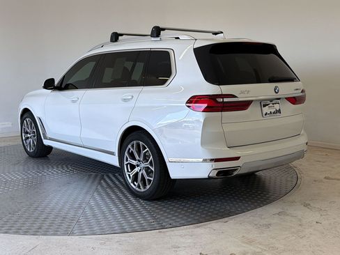Used 2022 BMW X7 xDrive40i w/ Cold Weather Package AWD/4WD image 3