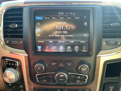 Used 2017 RAM 1500 Laramie w/ Convenience Group image 18