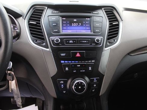 Used 2018 Hyundai Santa Fe Sport image 22