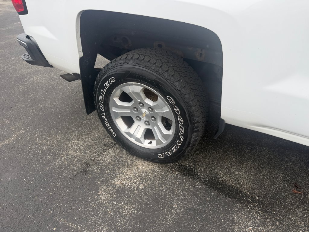Used 2018 Chevrolet Silverado 1500 LT w/ All Star Edition AWD/4WD image 29