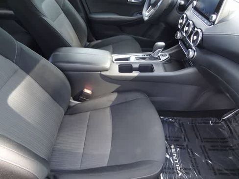Used 2025 Nissan Sentra SV FWD image 13