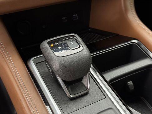 Used 2023 Nissan Pathfinder Platinum image 18