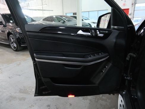 Used 2017 Mercedes-Benz GLS 550 4MATIC image 18