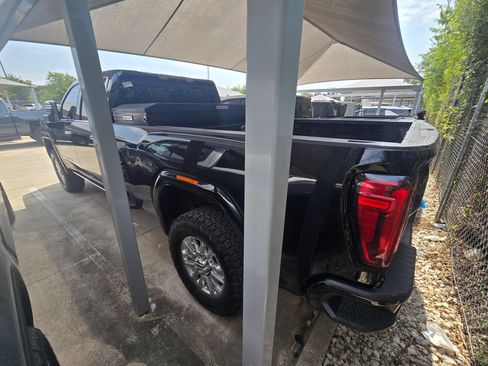 Used 2023 GMC Sierra 3500 Denali w/ Denali Ultimate Package AWD/4WD image 8