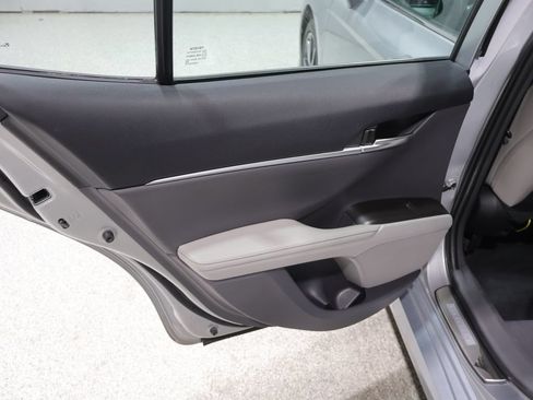 Used 2022 Toyota Camry XLE w/ Cold Weather Package FWD image 19