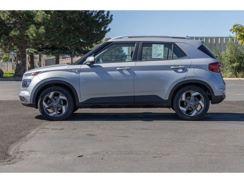 Used 2021 Hyundai Venue SEL w/ Cargo Package image 6