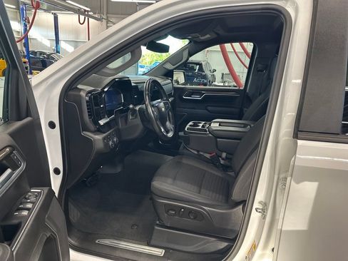 Used 2022 Chevrolet Silverado 1500 LT AWD/4WD image 16