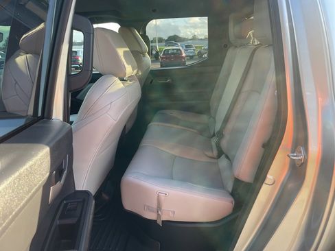 Used 2024 Toyota Tacoma Limited w/ Limited Package (LT) image 12