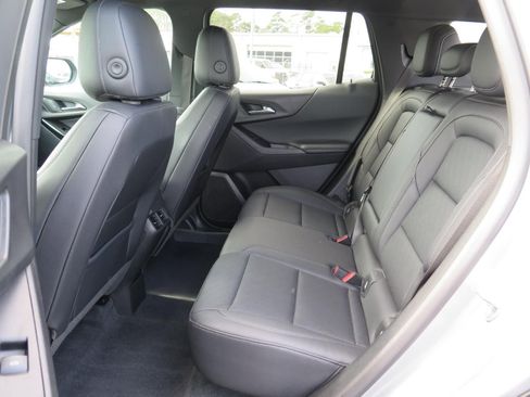 Used 2025 Chevrolet Equinox LT w/ Convenience Package II image 16