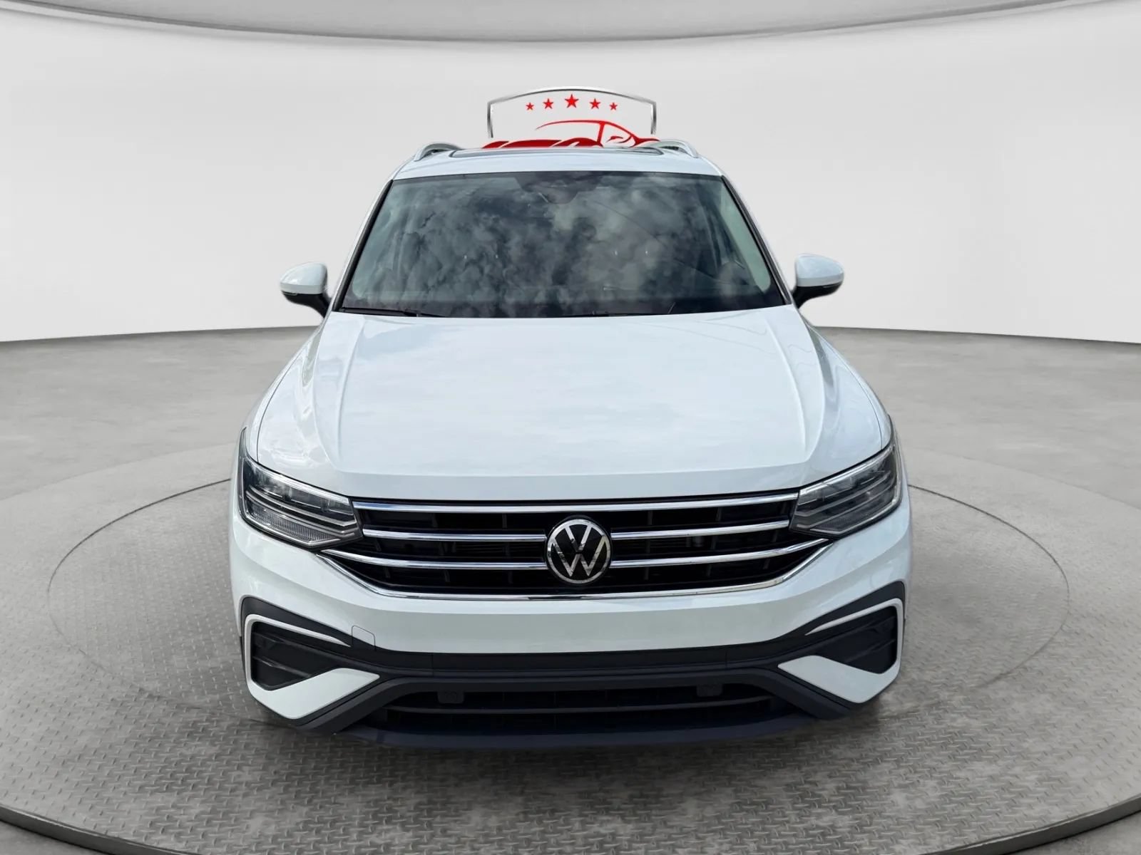 Used 2022 Volkswagen Tiguan SE FWD image 9