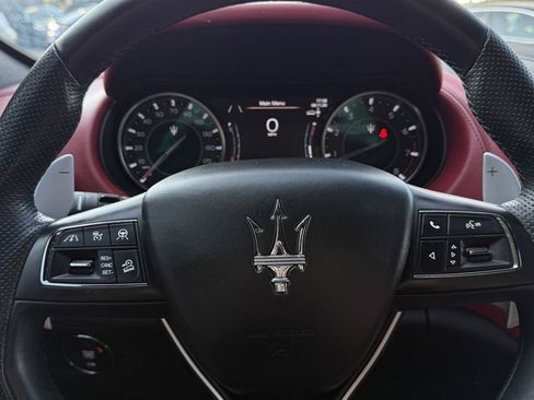 Used 2023 Maserati Levante GT AWD/4WD image 46