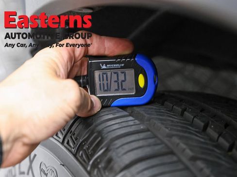 Used 2022 Toyota RAV4 LE AWD/4WD image 27