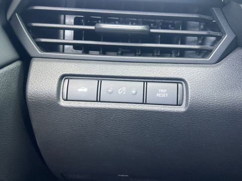 Used 2024 Nissan Altima 2.5 SR image 11