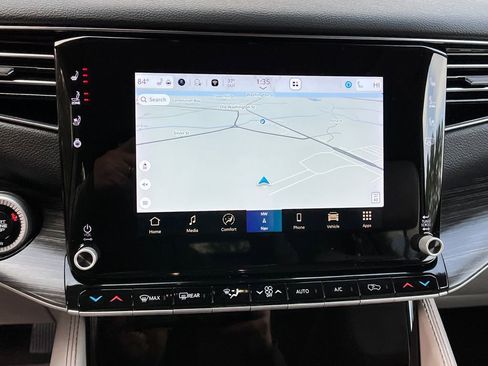 Used 2023 Jeep Wagoneer L Series III w/ Premium Group I image 18