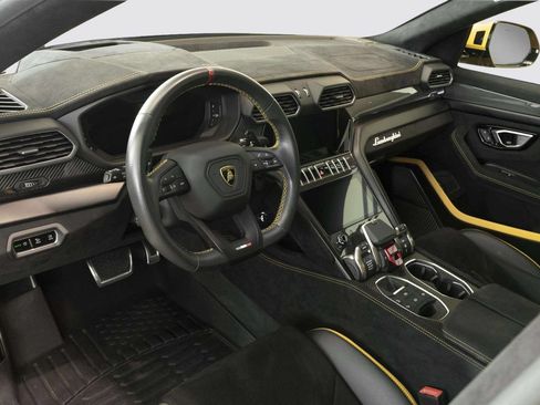 Used 2024 Lamborghini Urus Performante AWD/4WD image 34