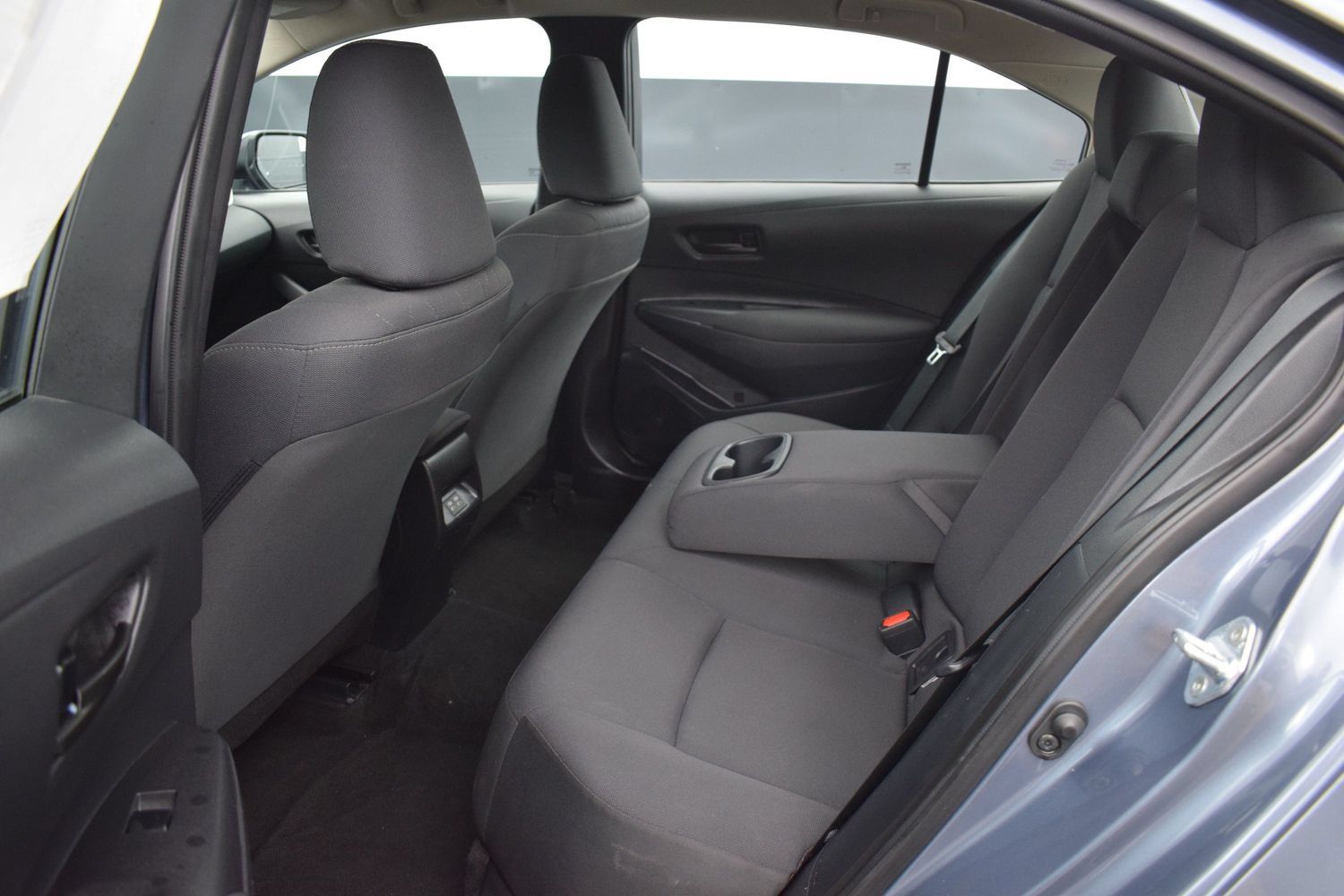Used 2025 Toyota Corolla LE FWD image 12