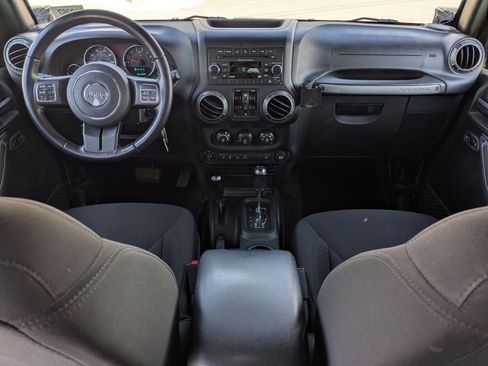 Used 2018 Jeep Wrangler Unlimited Sport S AWD/4WD image 24