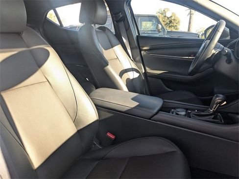 Used 2025 MAZDA MAZDA3 Hatchback w/Premium Plus Pkg image 35