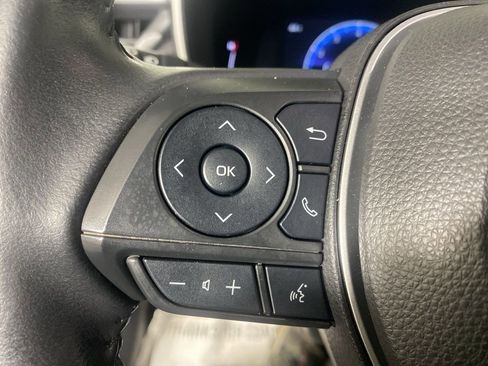 Used 2023 Toyota Corolla Cross XLE w/ Convenience Package image 14