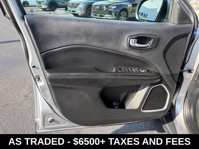 Used 2018 Jeep Compass Latitude w/ Popular Equipment Group AWD/4WD image 12