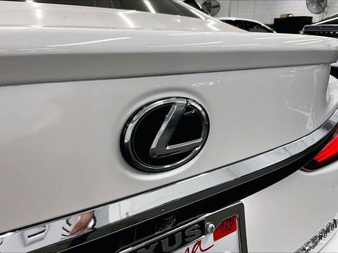 Used 2025 Lexus ES 300h w/ Premium Package image 30