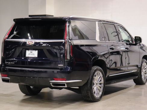 Certified 2022 Cadillac Escalade ESV Premium Luxury image 5