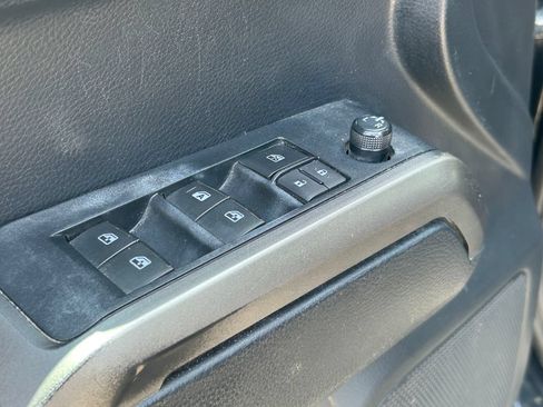 Used 2019 Toyota Tacoma SR5 AWD/4WD image 22