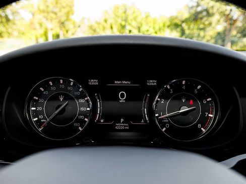 Used 2022 Maserati Quattroporte Modena image 19