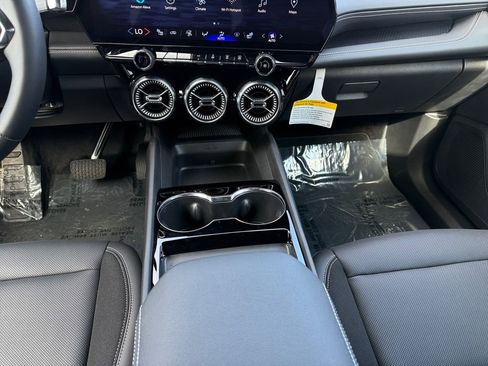 Used 2024 Chevrolet Blazer EV LT image 11