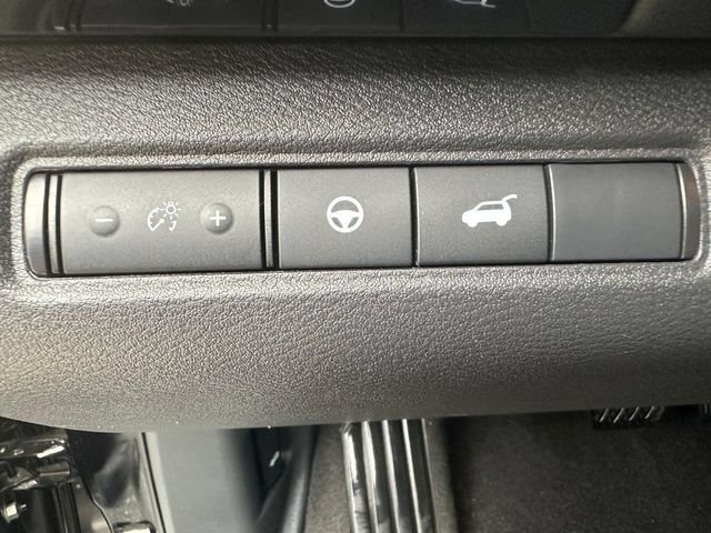 Used 2025 Nissan Pathfinder SV AWD/4WD image 11